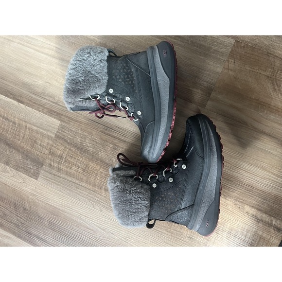 UGG Winter Boots Womens 6 Black Gray Shearling Fur Cuff Thinsulate Waterproof - Picture 2 of 7